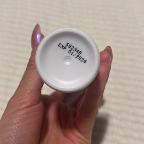 DRMTLGY  Universal Tinted Moisturizer SPF 46 - Picture 3 of 3